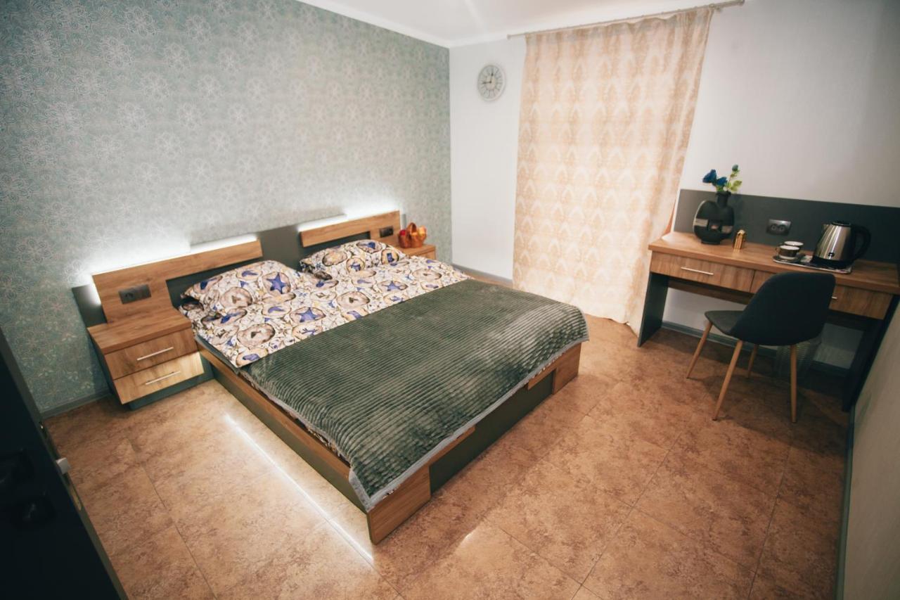 4Rooms Vinnytsia Exterior photo
